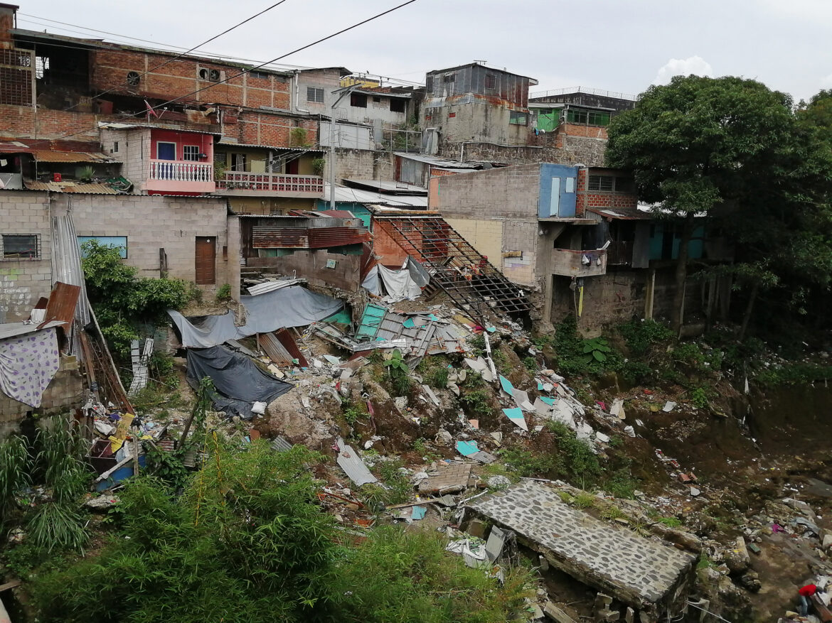 Comunidad Nuevo Israel en la incertidumbre tras la tormenta Amanda