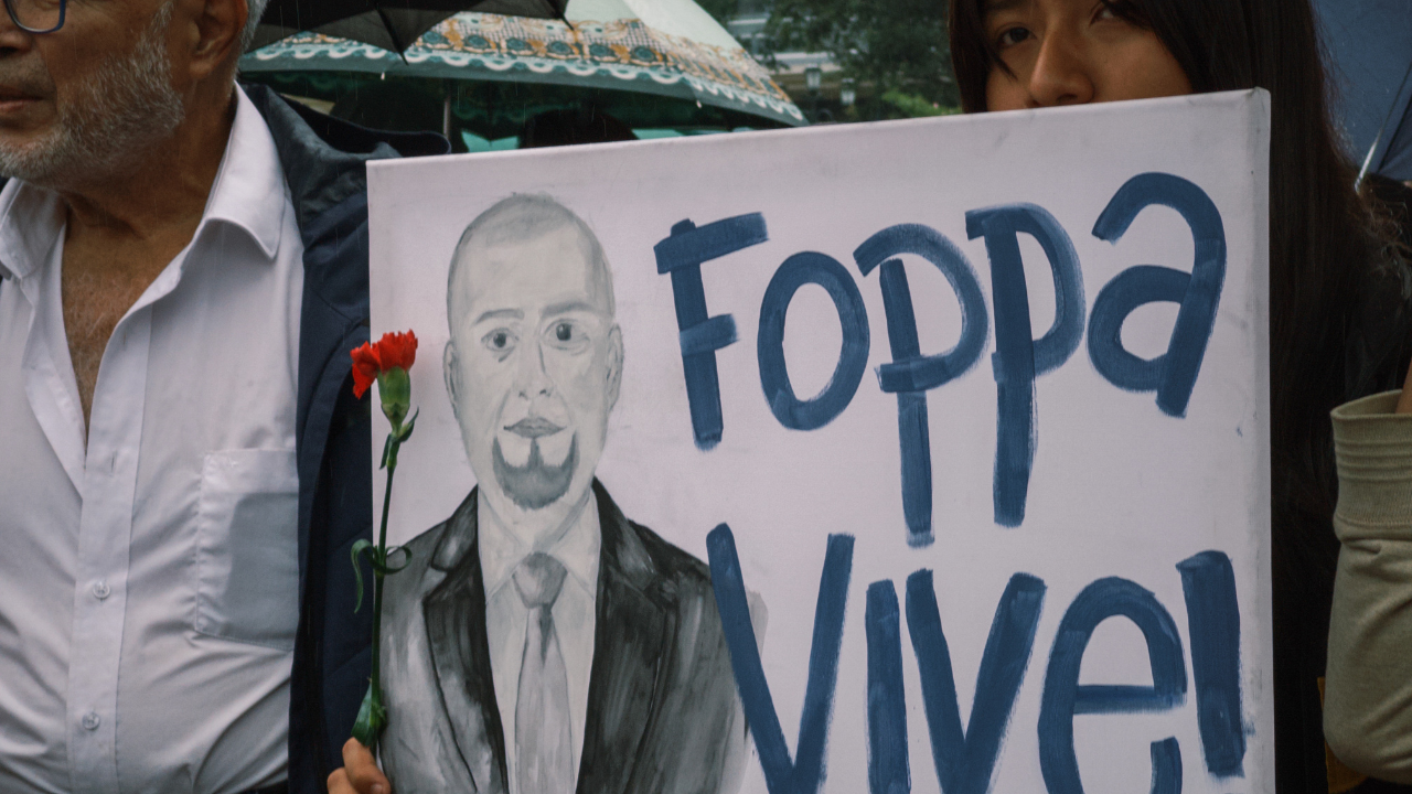 Siete policías capturados y ningún responsable: las dudas que rodean la investigación del asesinato de Foppa